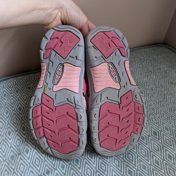 Keen Newport H2 Youth Sandals in Pink & Rose - Picture 6 of 10